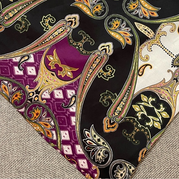 Vince Camuto skirt size‎ 2 - Picture 2 of 5